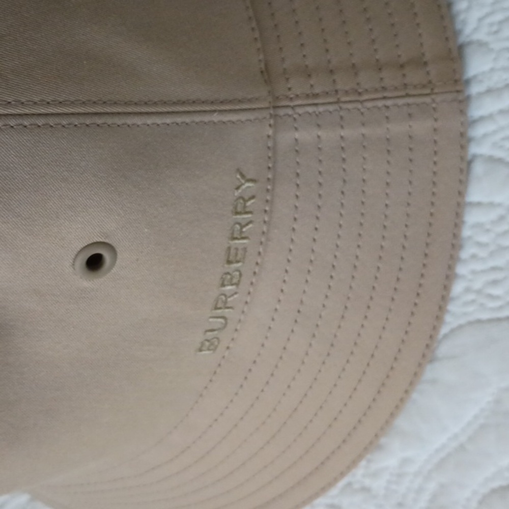 Burberry Tan Bucket Hat Classic Check Interior Sz M Inside circum. app. 21 1/2”.